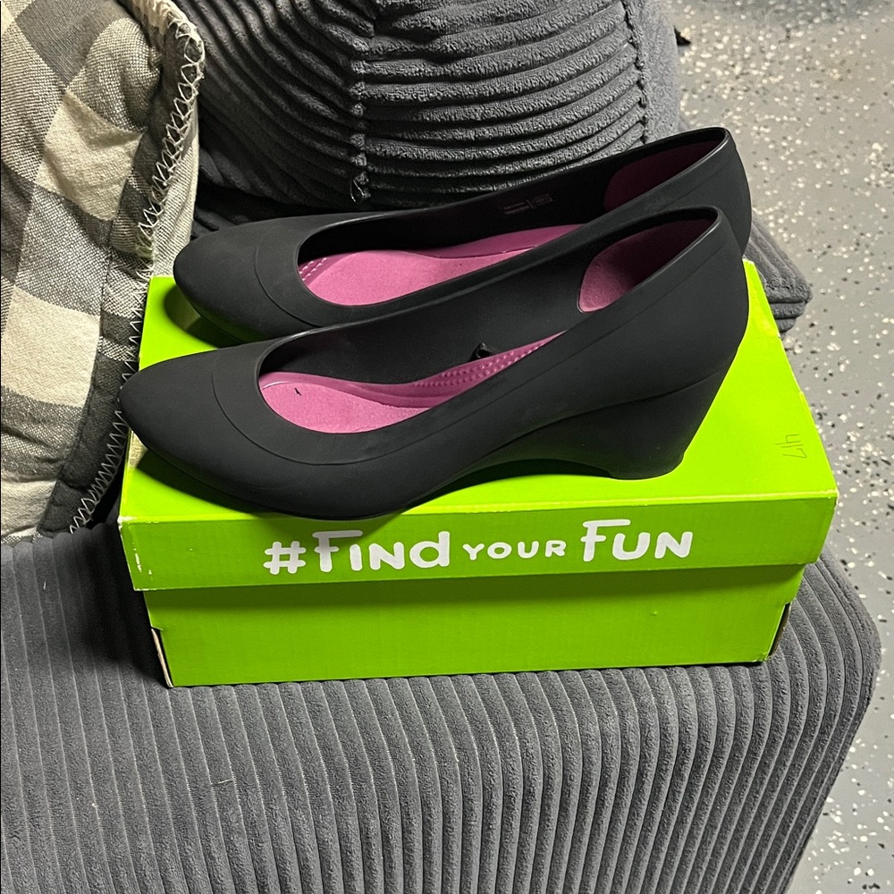 CROCS Black Wedge Pumps with Pink Inners